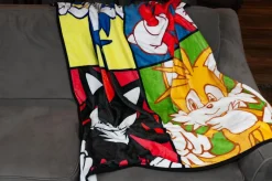 Sonic The Hedgehog Warhol Fleece Throw Blanket | 45 x 60 Inch Cozy Blanket
